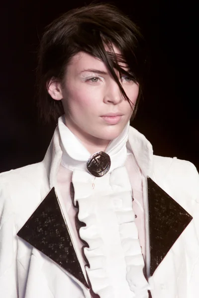 Look 18